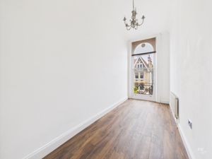 Bedroom- click for photo gallery